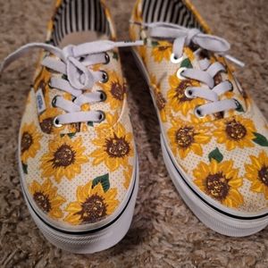 Sunflower print lace up vans